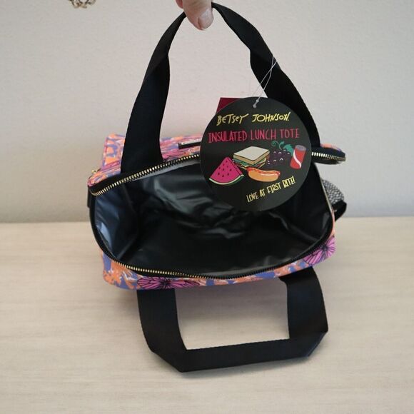 Betsey Johnson TBJ-1286 Butterfly Insulated Lunch Tote W/Mesh Pouch - Picture 3 of 6